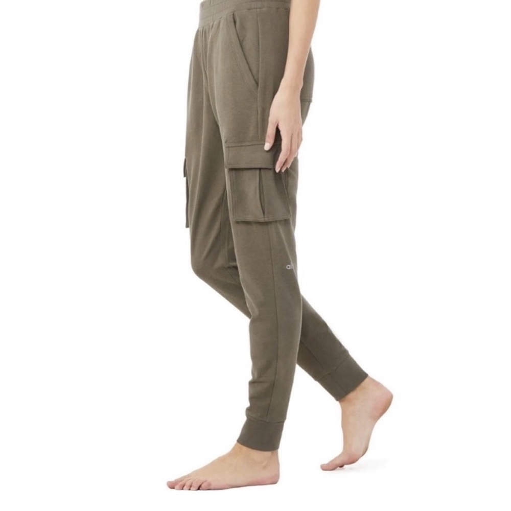 ALO Yoga Army Green Cargo Joggers